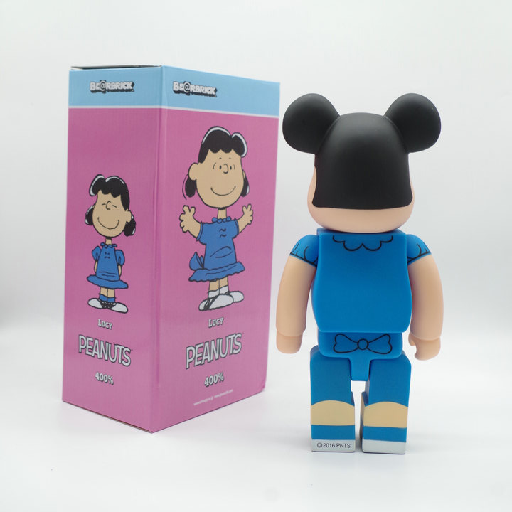 Игрушка BEARBRICK 400% Peanuts Luci "Blue" фото № 3