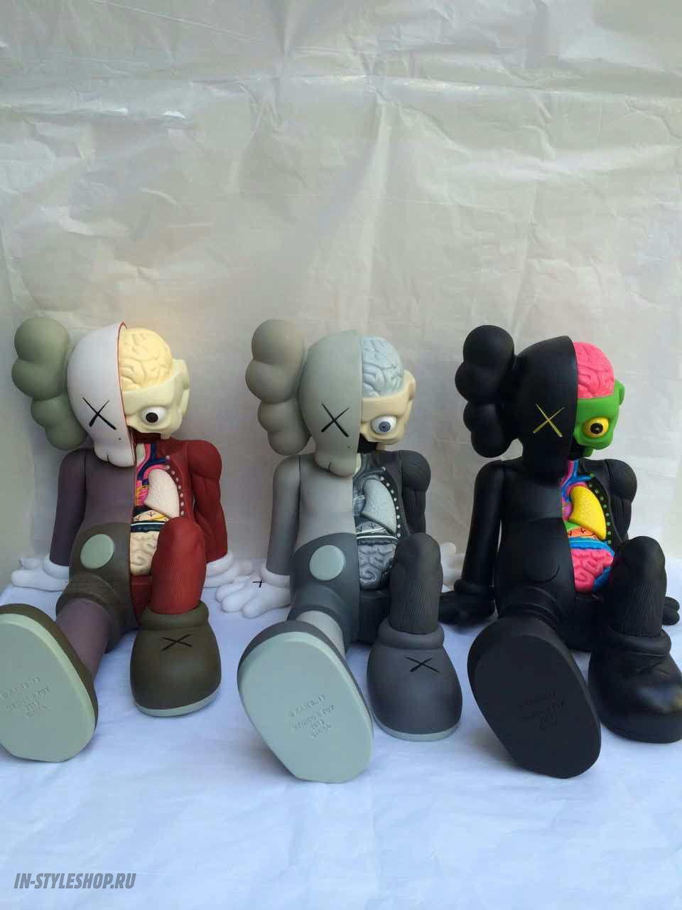 Игрушка Kaws Medicom Resting Place Companion "Black" фото № 4