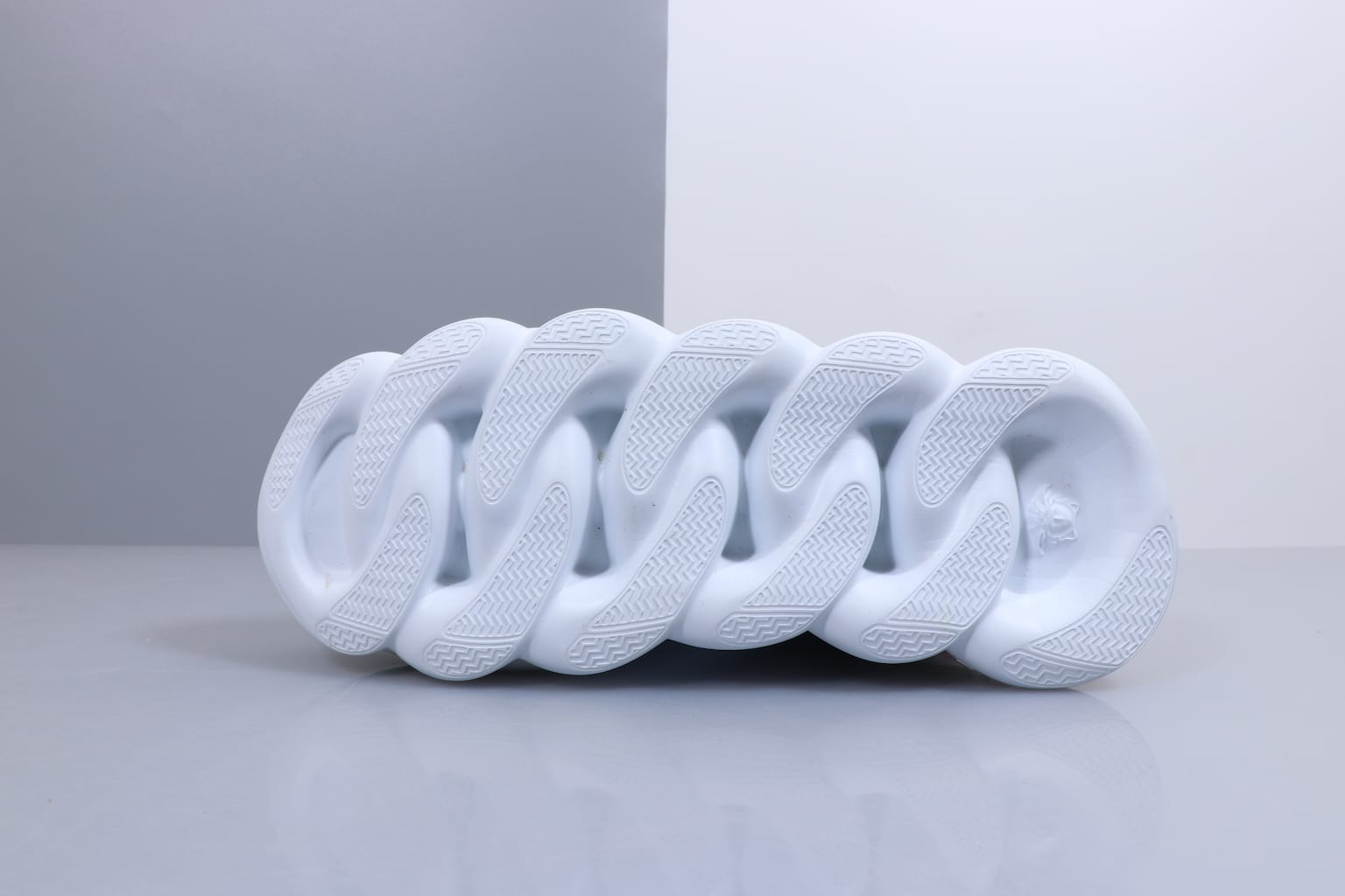 Versace Chain Reaction "2 Chainz Leopard" фото № 3