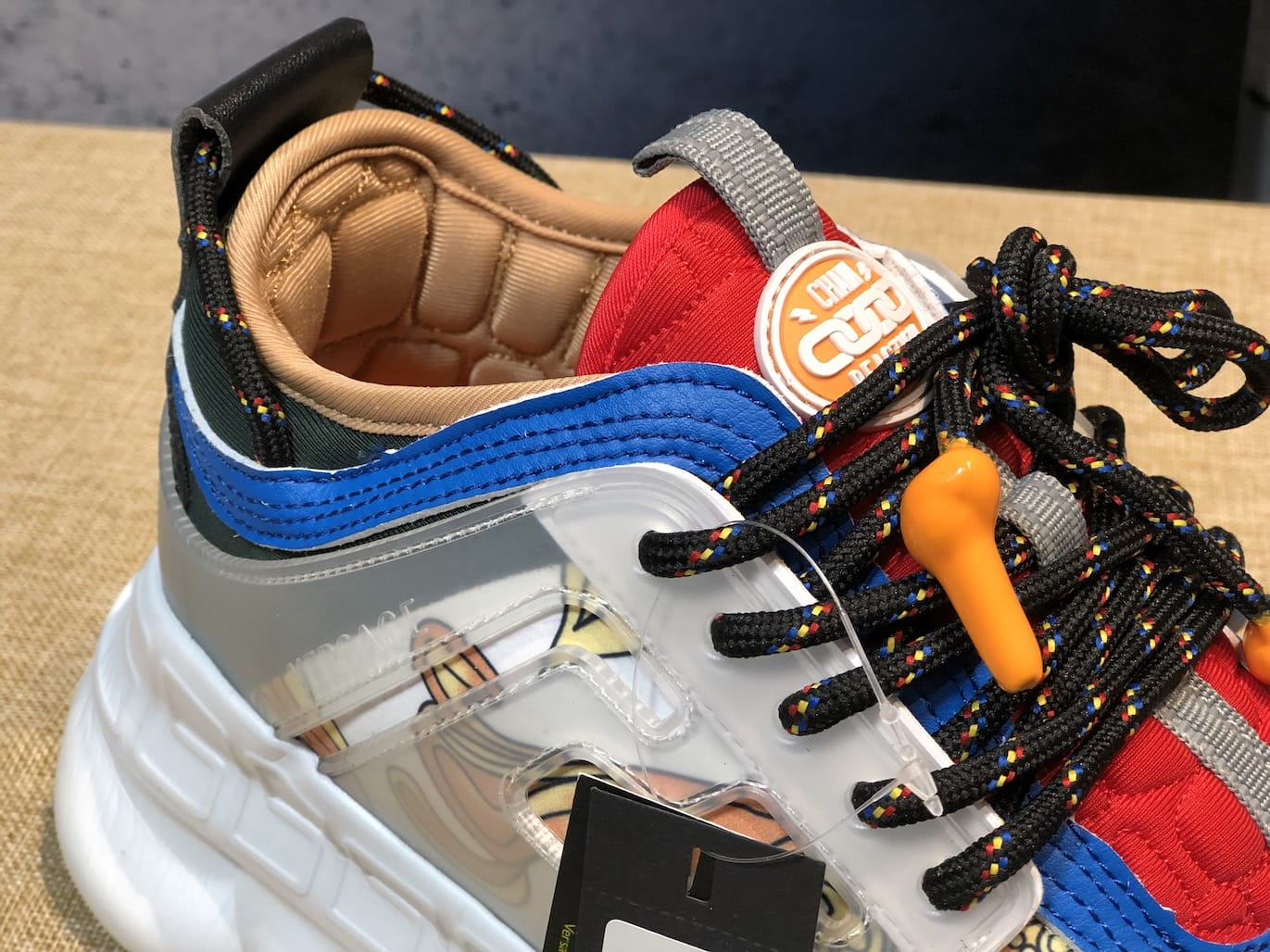 Versace Chain Reaction "White/Yellow and Baroque" фото № 3