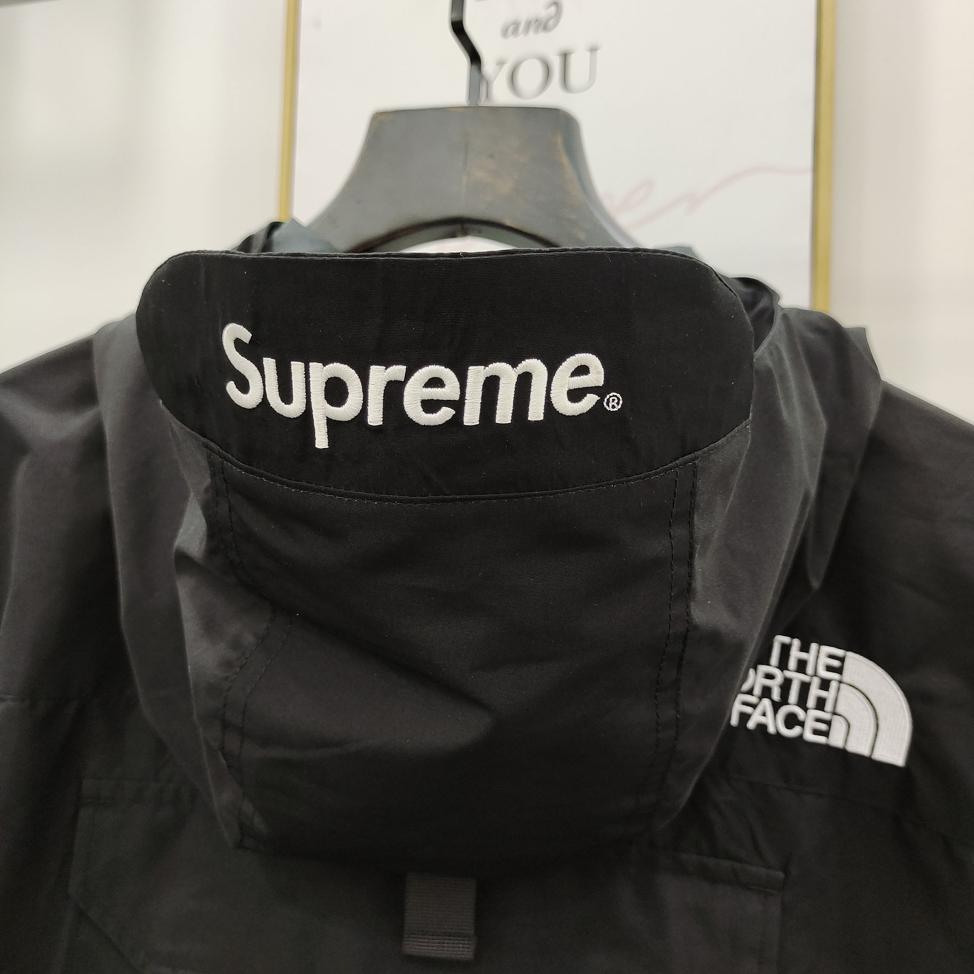 Демисезонная куртка Supreme xThe North Face Embroidery Logo "Black" фото № 2